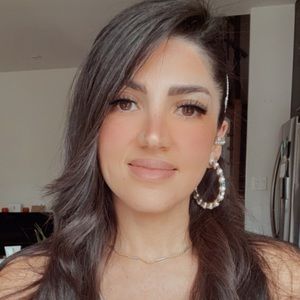 Meet your Posher, Sandy